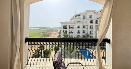 Modern 4BR Spacious Family Apartment in Yas Island