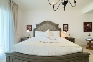 4 Schlafzimmer, Schreibtisch, Bügeleisen/Bügelbrett, Reisekinderbett