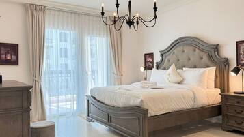 4 bedrooms, desk, iron/ironing board, travel crib