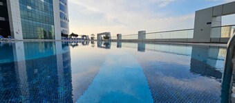 Luxury Studio at Hydra C6 | Views & Prime Access