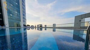 Pool - Luxury Studio at Hydra C6 | Views & Prime Access (Abu Dhabi)