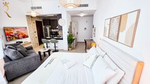 Iron/ironing board, WiFi, bed sheets - Peaceful Studio in Prime Al Reem Location (Abu Dhabi)