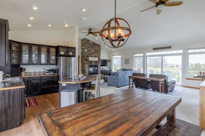 Interior - Lazy Days! 4 bed, steps to beach. Spacious. Dog Ok! (Pacific City)