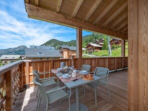 屋外ダイニングエリア