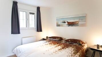 Chalet | 3 bedrooms, individually furnished, bed sheets