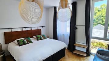 In-room safe, free WiFi