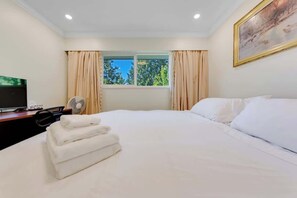 3 bedrooms, iron/ironing board, WiFi, bed sheets