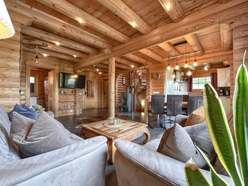 Freistehendes Ferienhaus mit Sauna und HotTub