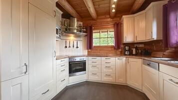 雪櫃、微波爐、焗爐、爐具