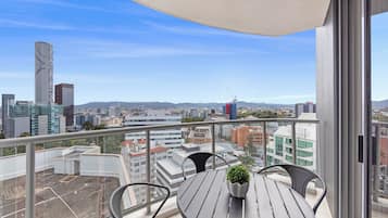 Appartamento, 2 camere da letto, 2 bagni | Balcone