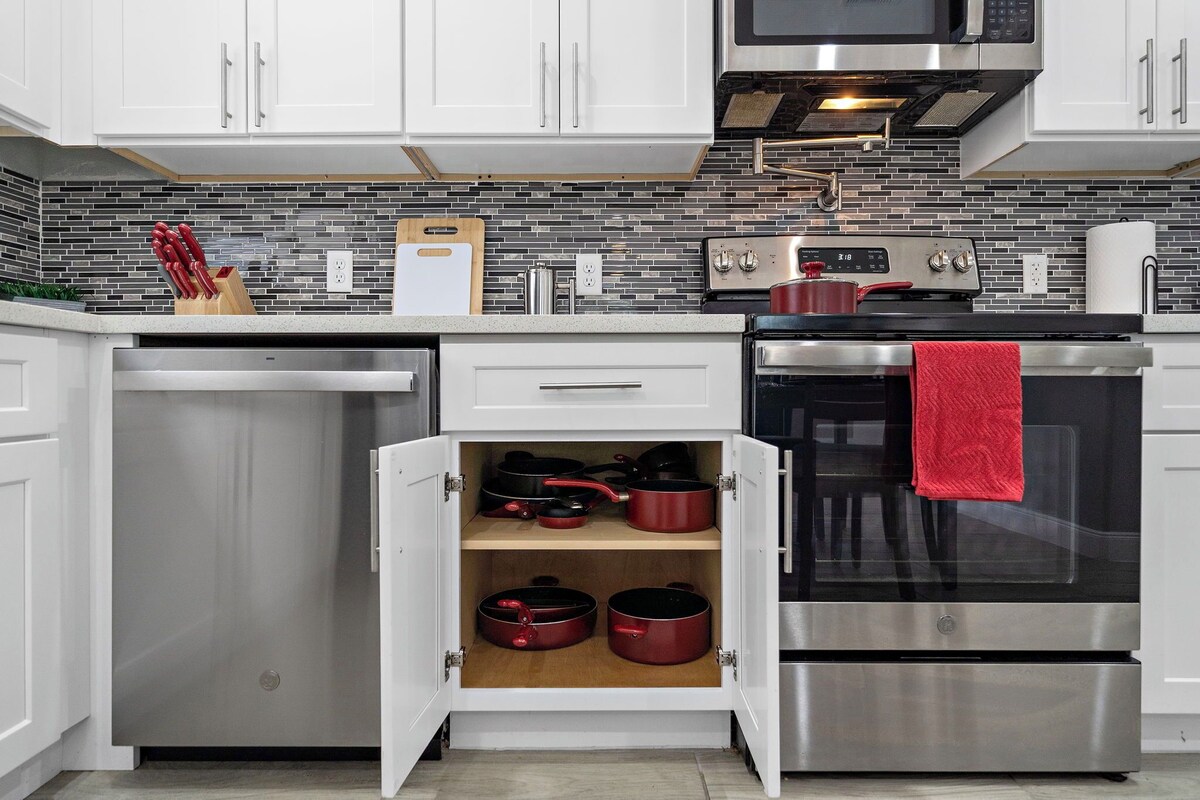 Photo 8 of Gated I 2.5 Bath + Laundry I Near NRG + Medical Center + HOU airport