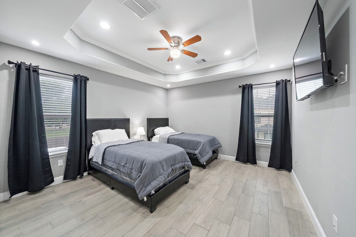 Photo 13 of Gated I 2.5 Bath + Laundry I Near NRG + Medical Center + HOU airport