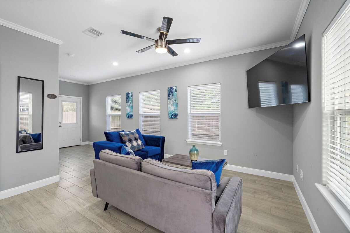 Photo 3 of Gated I 2.5 Bath + Laundry I Near NRG + Medical Center + HOU airport