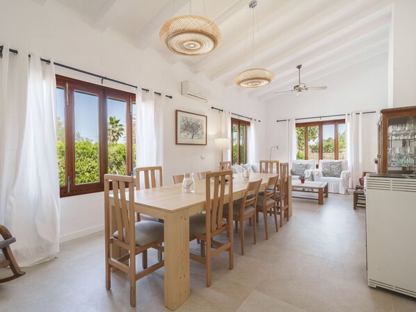 Dining - Es Camp Jeu by Interhome (Lloret de Vistalegre)