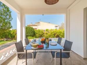 Outdoor dining - Es Camp Jeu by Interhome (Lloret de Vistalegre)