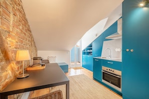 Fridge, microwave, oven, dishwasher