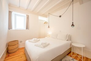 2 chambres, fer et planche à repasser, accès Internet, draps fournis