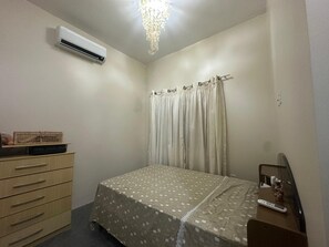 5 室のベッドルーム、アイロン / アイロン台、WiFi、ベッドシーツ