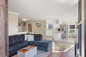 Fernseher, Kamin, Arbeitsbereiche