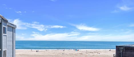 Una spiaggia nelle vicinanze