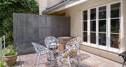 Dabinett, Set in Beautiful Gardens, Parking
