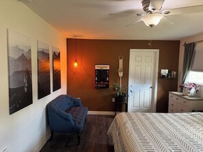 2 bedrooms, iron/ironing board, WiFi - Cascadia Basecamp | AC, pet friendly, BBQ (randle)