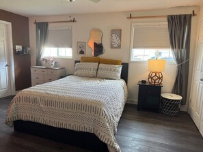 2 bedrooms, iron/ironing board, free WiFi, bed sheets