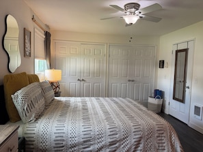 2 bedrooms, desk, free WiFi, bed sheets