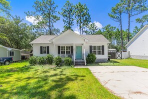 Exterior - Charming 2B, 2Bth Home In Boiling Spring Lakes, Mins from Southport and Oak Island (Southport)