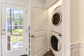 Interior - Charming 2B, 2Bth Home In Boiling Spring Lakes, Mins from Southport and Oak Island (Southport)