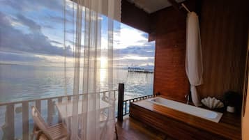 Habitación doble Deluxe, vista al mar | Vista a la playa o el mar