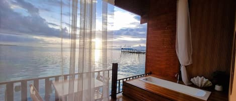 Deluxe Double Room, Sea View | Beach/ocean view