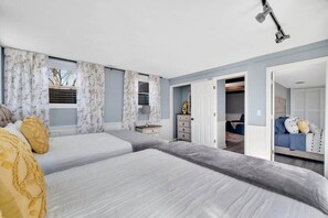 8 bedrooms, travel cot, WiFi, bed sheets