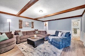 Télévision, baby-foot