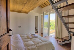 4 bedrooms, free WiFi, bed sheets