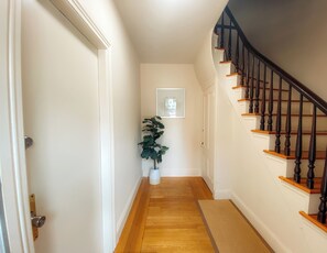 Interior - Charming 2-bedroom house super close to Brown & RISD, Wayland Square (Providence)