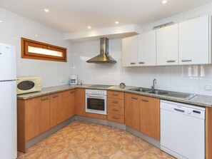 Private kitchen - Ses Falguerines by Interhome (Begur)