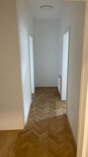 Interior - New! Modern! City! Parking! Singlesizeroom in Top2 (Leitendorf)