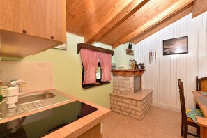 Frigorifero, microonde, piano cottura, macchina per tè/caffè