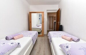 2 bedrooms, internet