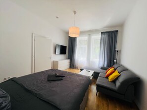 2 bedrooms, desk, iron/ironing board, WiFi