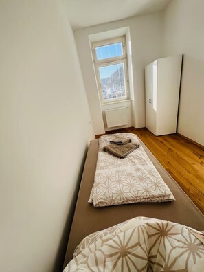 10 bedrooms, desk, iron/ironing board, WiFi