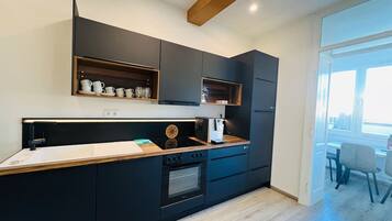 Refrigerador, horno, placa de cocina, lavavajillas