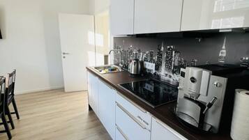 冰箱、微波炉、炉灶、洗碗机