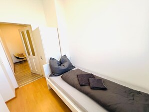 1 Schlafzimmer, Schreibtisch, Bügeleisen/Bügelbrett, WLAN