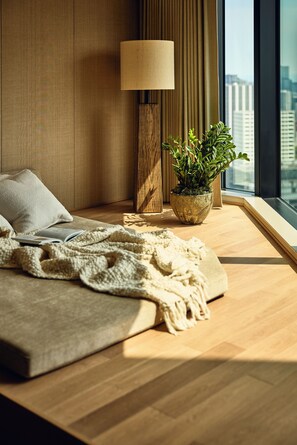 55-inch Smart TV with satellite channels