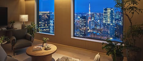 Ferienhaus (Hinata) | Wohnbereich | 55-Zoll-Smart-TV mit Satellitenempfang