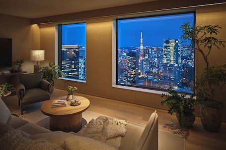 Ferienhaus, 1 King-Bett (Hinata) | Wohnbereich | 55-Zoll-Smart-TV mit Satellitenempfang. 1 Hotel Tokyo