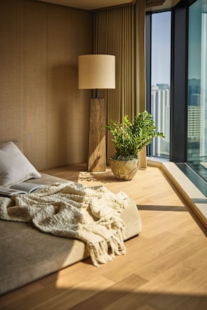 위성 채널 시청이 가능한 55인치 스마트 TV