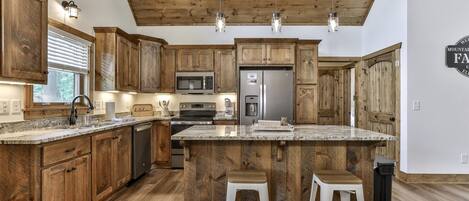 Kühlschrank, Ofen, Herdplatte, Geschirrspüler